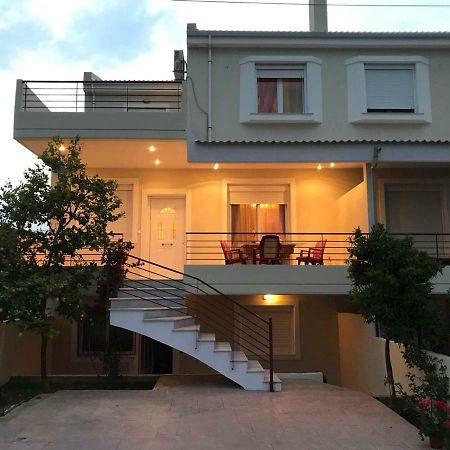 Amazing House In Kiato Near The Beach ภายนอก รูปภาพ